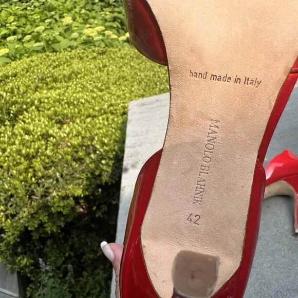 MANOLO BLAHNIK PATENT LEATHER RED D'ORSAY PUMP - Picture 5 of 5